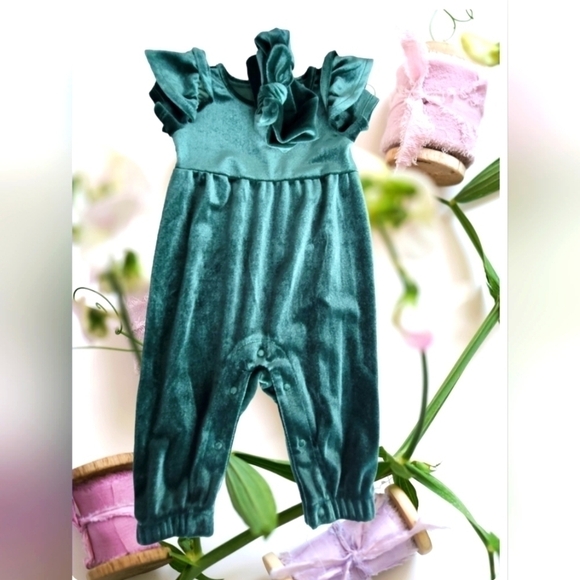 Newborn Velour like  jumpsuit with matching headband - Picture 1 of 10